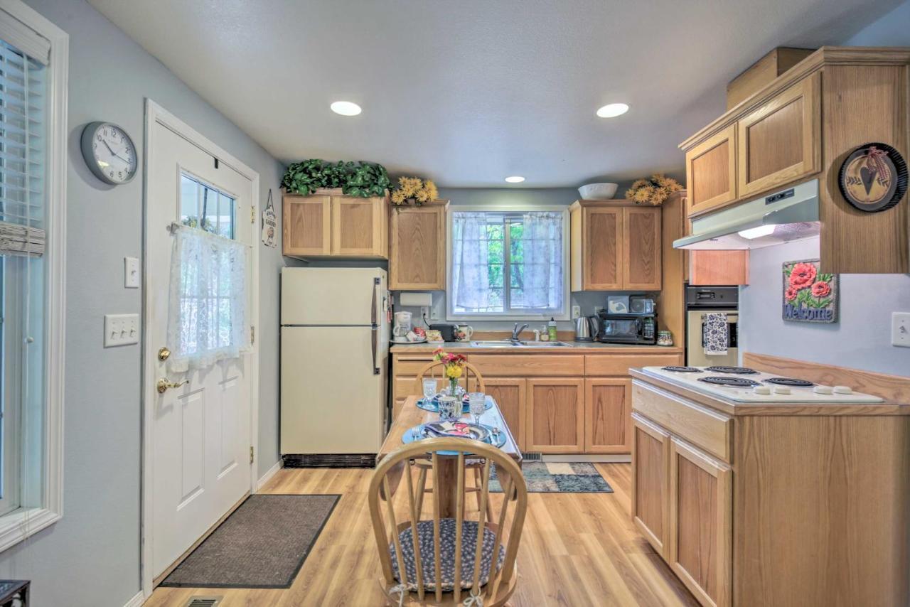 Cozy Cottage On Flower Farm With Baker Creek Views! McMinnville Exterior photo