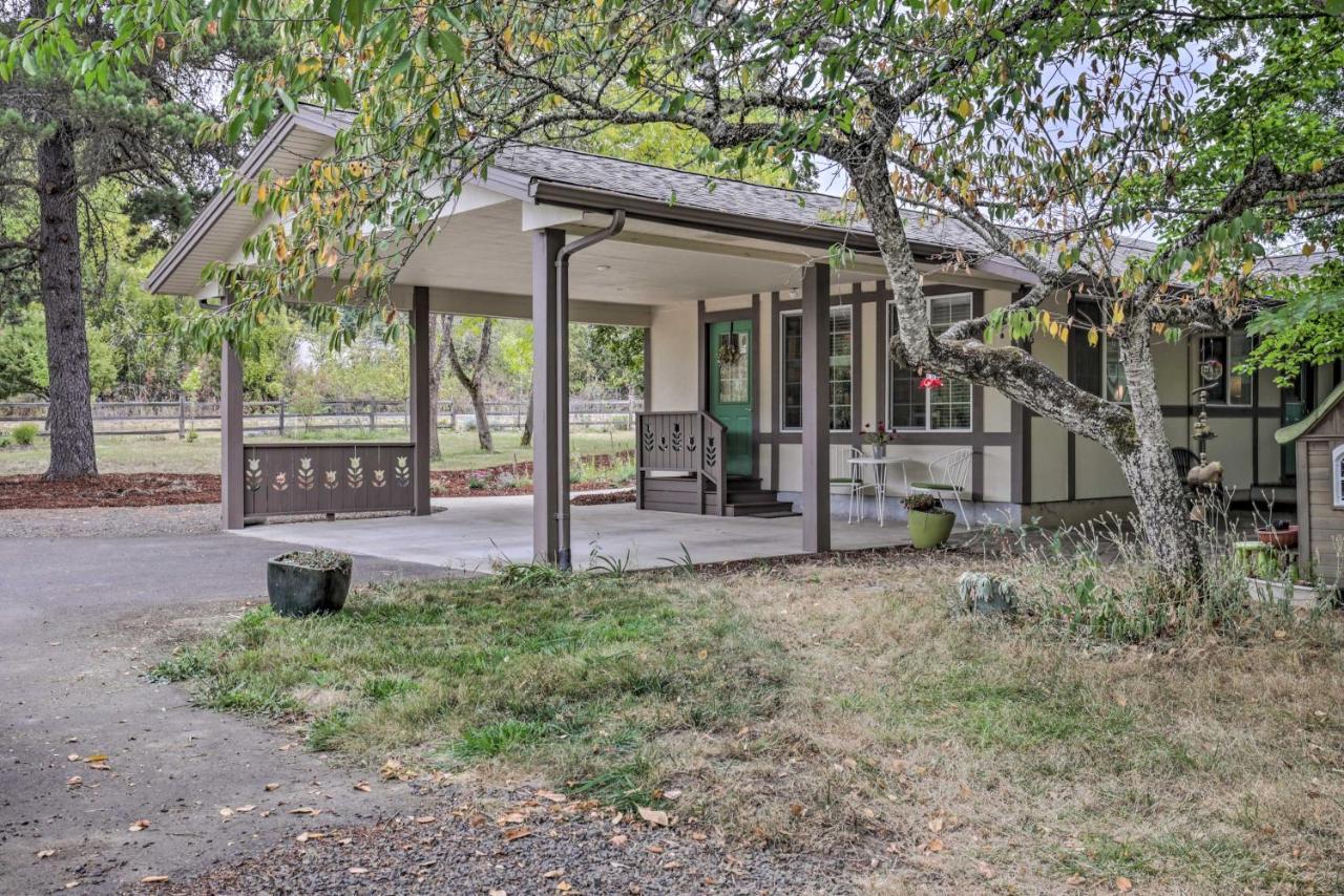 Cozy Cottage On Flower Farm With Baker Creek Views! McMinnville Exterior photo